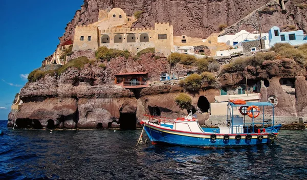 希腊圣托里尼岛湾岛帆船 — 图库照片