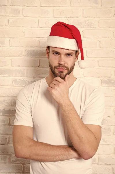 Homem Santa barba toque no rosto pensando — Fotografia de Stock