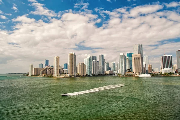 Flygfoto över Miami waterfront — Stockfoto