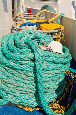 Deniz halatlar üzerinde güverte arka plan Philipsburg, Sint Maarten gemi.