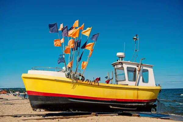 Fischerboot am Ostseestrand — Stockfoto