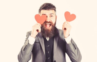 Sevgililer günü tebrik. Sevgililer günü tebrik kırmızı kalpler ile mutlu sakallı adam