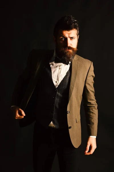 Diretor ou empresário com barba elegante e bigode. — Fotografia de Stock