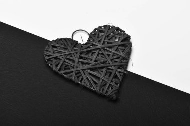 Sevgililer günü kartı: siyah ve beyaz arka plan olarak el yapımı dekorasyon