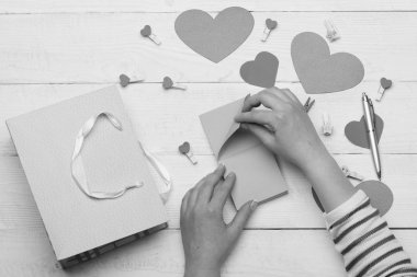 Sevgililer günü kartları ve süslemeleri, üstten görünüm