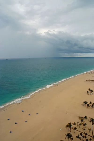 Piasek na plaży i morza w Fort Lauderdale, Stany Zjednoczone Ameryki — Zdjęcie stockowe