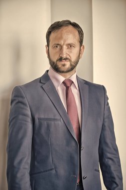 İşadamı veya Yöneticisi üzerinde oluşturduğu duvara