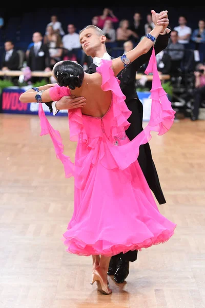 Stuttgart Niemcy Sierpnia 2015 Niezidentyfikowana Para Taneczna Pozycji Tanecznej Podczas — Zdjęcie stockowe