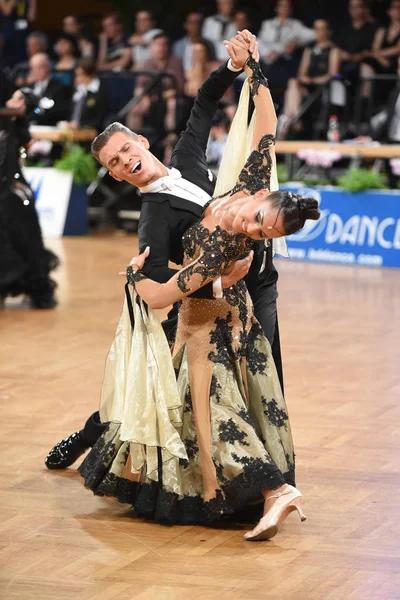 Stuttgart Alemania Agosto 2015 Una Pareja Baile Identificada Pose Baile — Foto de Stock