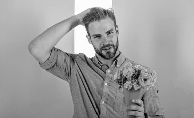 Maço buket romantik hediye olarak tutar. Onun için bekleyen hoş romantik hediye bakalım çocuk. Adam için tarih hazır pembe çiçekler getir. Kendine güvenen erkek arkadaşı buket tarih için bekleyen tutar. Onun için en iyi çiçek