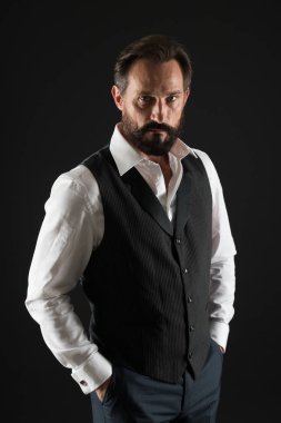 Yüz bakımı. Sakallı adam. bıyıklı acımasız beyaz hippi. Erkek moda. takım elbiseli şık iş adamı. iş moda. Olgun hippi sakallı. Bizim takıma hoş geldin