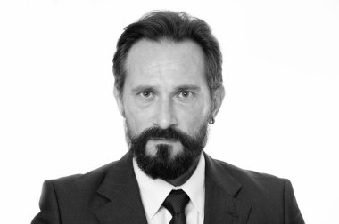 Ciddi iş adamı. İş adamı iş sorunu üzerinde düşünüyorum. Sakallı adam ciddi bir yüz. Çözüm değil sorun olabilir. Düşünüyorum, düşünüyorum ve elde