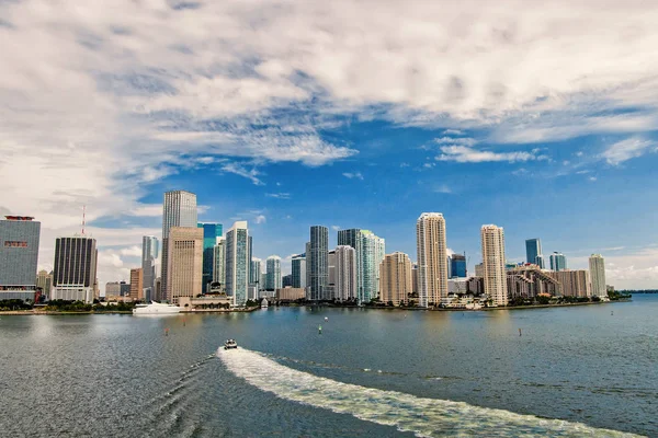 Miami skyline skyskrapa — Stockfoto