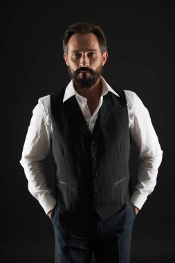 Sakallı adam. takım elbiseli şık iş adamı. iş moda. Olgun hippi sakallı. Yüz bakımı. Erkek moda. bıyıklı acımasız beyaz hippi. İyi iş çıkardın. İşletme uzmanları