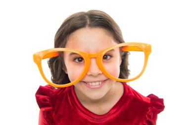 Göz egzersizleri görme yeteneği geliştirmek için. Kız Çocuk giyim büyük gözlük. Görme ve sağlık. Optik ve görme tedavisi. Yakınlaştırma etkili egzersiz gözler. Çocuk iyi görme yeteneği ile mutlu. Lazer düzeltme