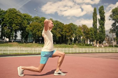 Egzersiz ve germe güneşli açık