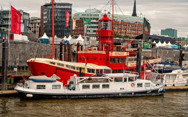 Gemi Elbe Nehri iskelede de hamburg, Almanya
