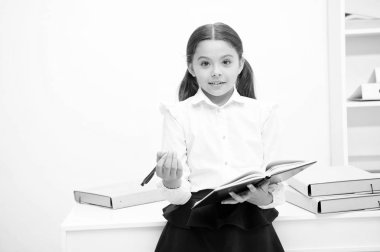 Yeni okul programı uygulamak istediğiniz. Kız gönüllü arıyorum pad kalem tutar. Liseli kızlar eğitim sosyal girişimler dahil. Çocuk okul üniforması mutlu yüz birleştirmek okul olay isteyip istemediğinizi sormak