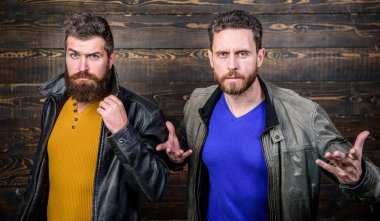 Başarısız anlaşma iddia erkekler. Hayal kırıklığına ortak savunuyorlar. Showdown kavramı. Çatışma ve çatışma. Adam adam hissediyorum özür savunuyorlar. Başarısız ve yanlış anlama. Kendimi suçlu hissediyorum. Hata ve hayal kırıklığı