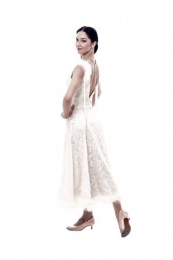 Kadın dansçı izole üzerinde beyaz, güzellik gülümse ve görün. Balo salonu dans elbise, moda ve stil gülümseyen mutlu. Dans, performans veya eğlence kavramı.