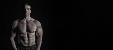 seksi kaslı erkek gövde kıllı göğüs adam egzersiz ile