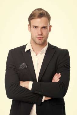 Beyaz yakalı işçi. Bakımlı açılarak beyaz yakalı izole zarif resmi elbise beyaz arka plan adamım. Maço emin hazır çalışma ofisi. Adam ofis çalışanı geçti silah yakışıklı çekici