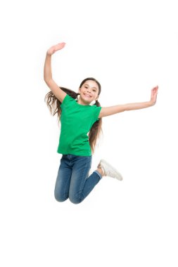 Güzellik hareket. Küçük fashionista. Moda kız çocuğu. Uzun esmer saçlı sevimli küçük kız. Rahat moda stil giyen küçük çocuk. Küçük moda model güzellik bakışla