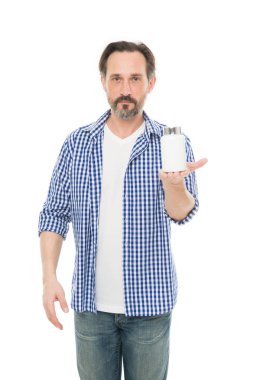 Vitamin takviyeleri kavramı. Adam olgun sakallı adam tutun şişeyle ilaçlar ya da vitamin. Vitamini yetişkin için karmaşık. Erkek sağlık. İlaç alıyor. Sağlık bakım ve tedavi. Vitamini bağışıklık korumak