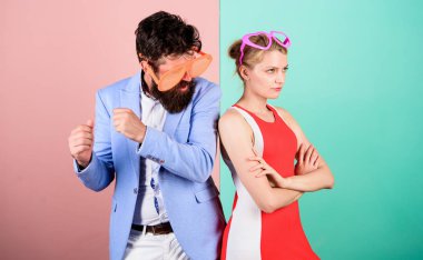 Yaz tatili ve moda. Erkek ve kadın dostluğunu. Hipster