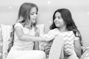 Sonsuza kadar en iyi arkadaş. Eğleniyor Soulmates kızlar yatak odası iç. Çocukluk dostluk kavramı. Kızlar en iyi arkadaş pijama partisi iç parti. Kız gibi boş zaman. Eğlenmek için pijama partisi zaman dedikodu hikayesi