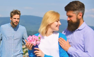 Kırık kalp kavramı. Çift romantik tarih aşıklar flört. Kaç adam izlerken kadın başka bir maço bunun yerine onu tercih kıskanç aşk mutlu dating. Açık toplantı aşık romantik ilişkiler flört