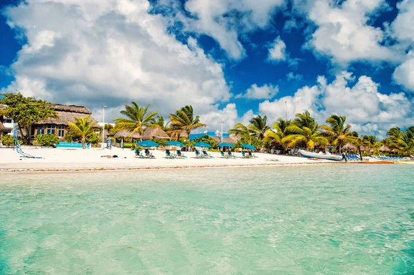 Tropický resort na slunečný den na Costa Maya, Mexiko — Stock fotografie