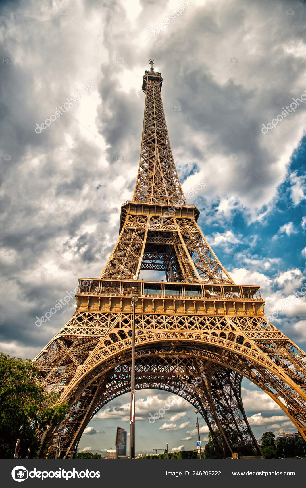 architect of eiffel tower