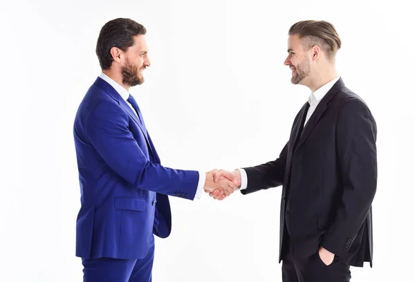 Stretta di mano segno di successo. Incontro d'affari. Azienda di business deal leader. Fusione di capitali. Piacere di conoscerla. Grazie per la collaborazione. Collaborazione di uomini d'affari. Uomini che si stringono la mano — Foto Stock