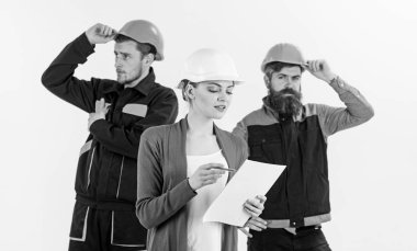 Belge mimarlar, inşaatçılar kadın Yöneticisi ile takım görünüyor