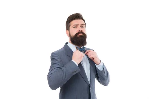 Roupa formal. Cuida bem do fato. Elegância e estilo masculino. Conceito de moda. Postura confiante. Empresário ou anfitrião roupa elegante isolado branco. Homem barbudo hipster usar roupa clássica terno — Fotografia de Stock