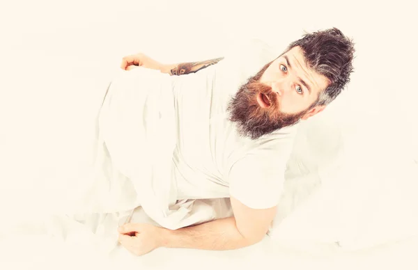Hipster con barba e baffi svegliarsi . — Foto Stock