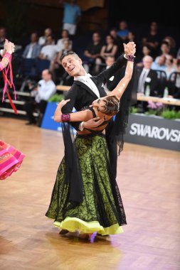 Alman Açık Şampiyonası 'nda Grand Slam Standart sırasında dans eden kimliği belirsiz bir çift.