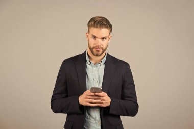 Numaranı alabilir miyim. Tanıdık ve flört. Kendini toplamak için aramadan önce kaç dakika geçirin. Nasıl oturum baþlatýn. Başarılı telefon konuşmaları ipuçları. Maço fark yeni telefon numarası