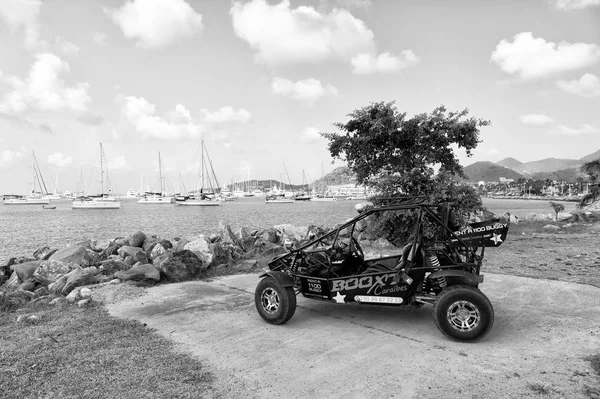 Sport Buggy Auto in der Nähe Bucht — Stockfoto