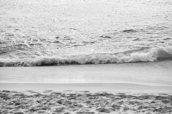 Fundo de água ondulada na areia — Fotografia de Stock