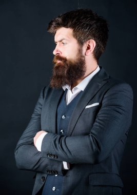 Yeni moda çizgi geliştirme. Erkek resmi moda. Şık mafya patronu. Takım elbiseli bir iş adamı. Sakallı adam mafya patronu. Bıyıklı acımasız beyaz hippi. Mafya patronu. Olgun hipster sakallı