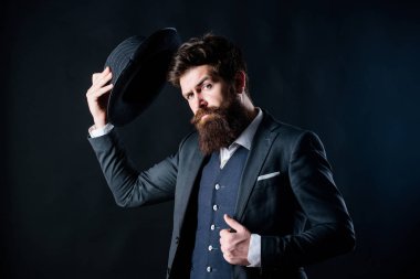 Gemiye hoş geldiniz. Takım elbiseli bir iş adamı. Gizli utangaç. Erkek resmi moda. Dedektif şapkalı. Olgun hippi sakallı. Sakallı adam beyefendi. acımasız beyaz hipster bıyıklı