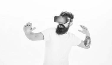 Hipster sanal spor oyna. Adam oyun Vr gözlük beyaz arka plan sakallı. Sanal gerçeklik oyun kavramını. Cyber spor. Adam kafa monte ekran ile etkileşim sanal gerçeklik. Sanal etkinliği