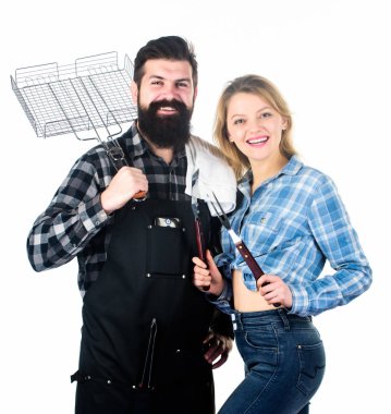 Yanmış Bifteğini nasıl buldun. Birkaç adam ve Barbekü Seti tutan kadın. Barbekü pişirme yöntemidir. Mutlu çift Barbekü partisi. Barbekü Izgara ile pişirme