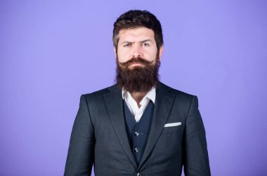 Onun tasarımları talep vardır. resmi moda. Şık halkla ilişkiler uzmanı. Olgun hippi sakallı. PR-uzman. Bıyıklı acımasız beyaz hippi. Sakallı adam halkla ilişkiler uzmanı. İş takım elbiseli adamı