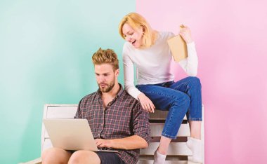 Modern öğrenciler bunun yerine eski dijital yaklaşımı kullanın. Öğrenciler giriş sınavına hazırlık boş zaman harcamak. Erkek ve kadın farklı öğrenme yaklaşımı kullanın. Çift olan öğrenciler kitap ve dizüstü eğitim