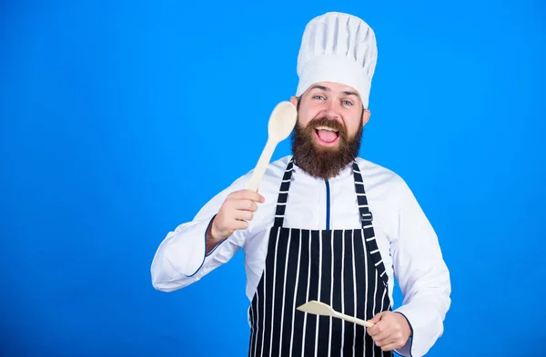 Chef man in hat. Secret taste recipe. Dieting and organic food, vitamin. Vegetarian. Mature chef with beard. Bearded man cook in kitchen, culinary. Healthy food cooking. Sweet breakfast. copy space — Stock Photo, Image