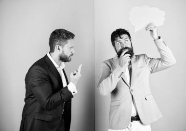 Problem çözme üzerinde iş takım çalışması. Görüş konuşma balonu kopya alanı paylaşmak. İşadamları düşünceli düşünme hakkında iş sorunu karşı karşıya. Sorun kavramı işinde. İş yanlış anlama