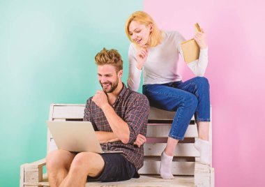 Modern öğrenciler bunun yerine eski dijital yaklaşımı kullanın. Öğrenciler giriş sınavına hazırlık boş zaman harcamak. Çift olan öğrenciler kitap ve dizüstü eğitim. Erkek ve kadın farklı öğrenme yaklaşımı kullanın